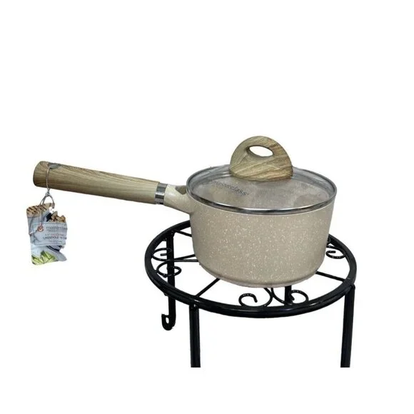 Master Class Saucepan Pink with pour spout & vented lid‎ 6.5