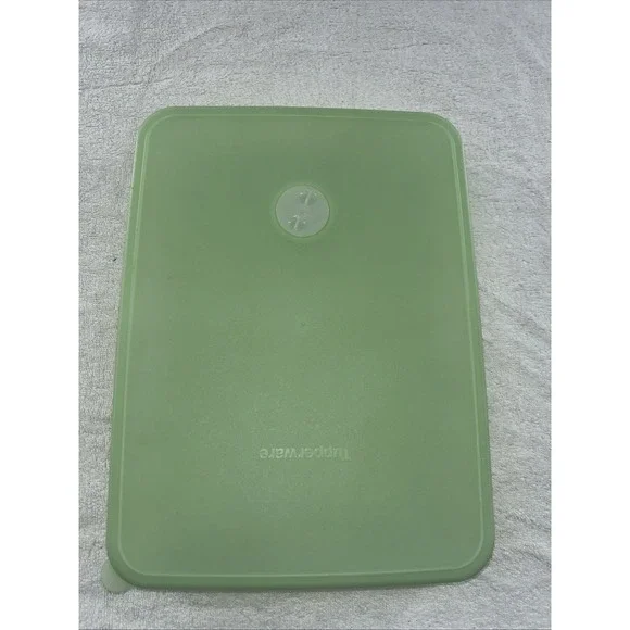 Vintage Green Tupperware Freeze Smart Container W/ Date Dial Rectangle 4451C -2‎