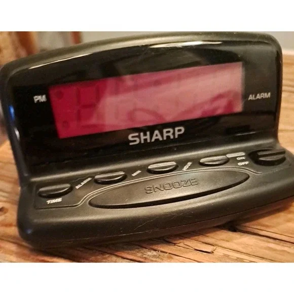 Sharp Model SPC026 Small Digital Alarm Clock TESTED WORKS!