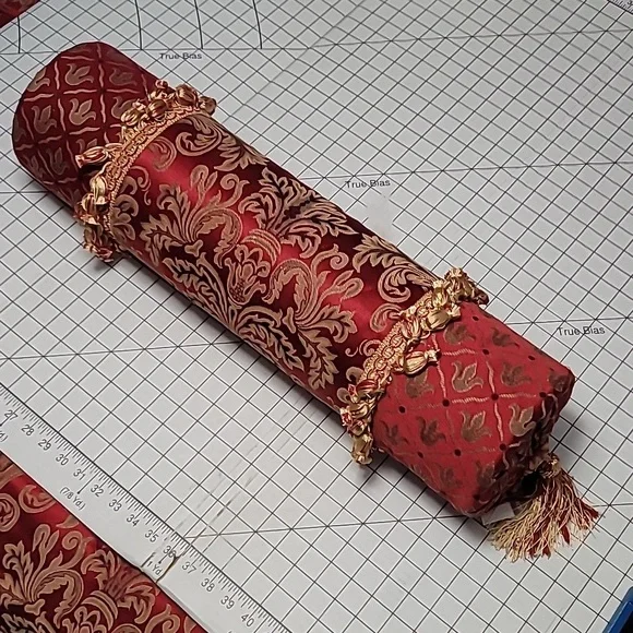 Renaissance Pillow Neckroll 6.5