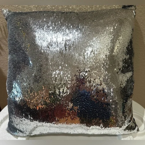 NWOT Aviva Stanoff Square Silver Sequin & Sequin Pillow w/zipper. Down pillows