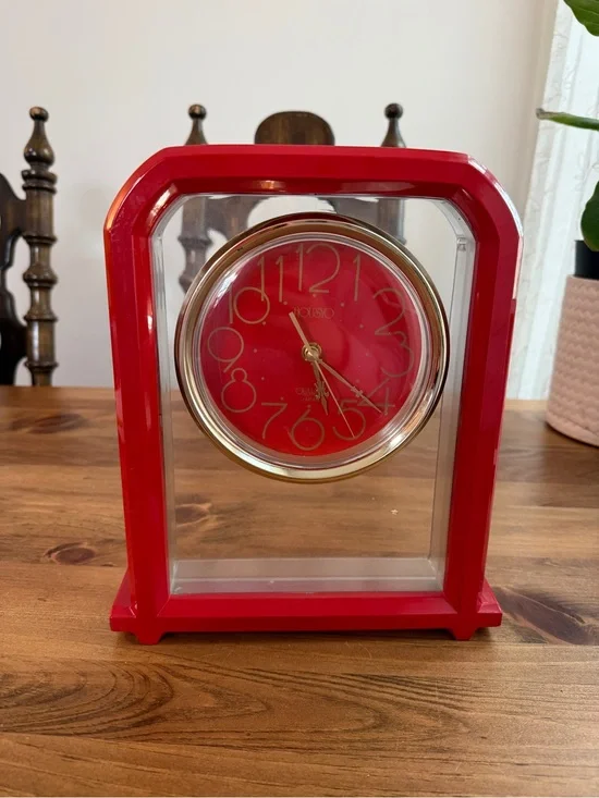 Red Acrylic Mantel Clock with Gold Accents vintage HOUSYO QUARTZ JAPAN TOYO
