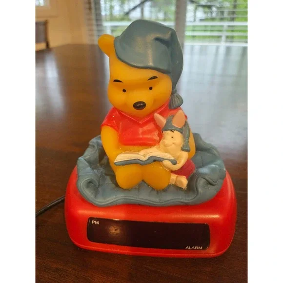 Winnie the Pooh Fantasma Alarm‎ Clock Night Light VTG Works perfect