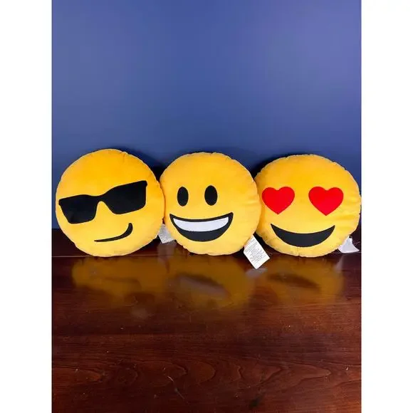 Set of 3 Emojis Throw Pillows
