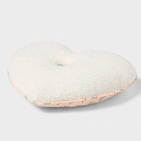 NEW 2 Pillowfort Reversible Heart Decorative Pillows