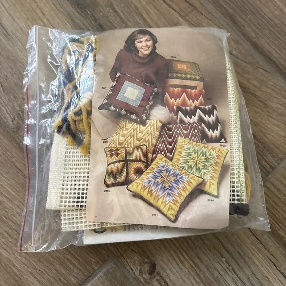 Vtg Artcraft Concepts Bargello Sampler Pillow Top Kit, Opened (See Desc)