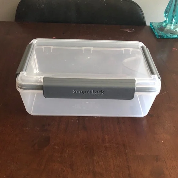 🤍 Snap Lock Plastic Food Storage Container