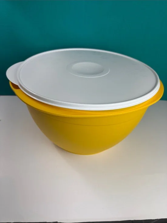 Tupperware Maxi Bowl 40 Cup 9.5L Yellow With White Seal