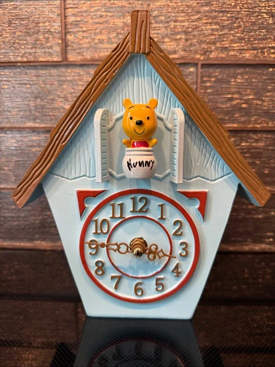 Disney Winnie the Pooh Figural Pooh Bear House Table Clock Boxed Lunch Honey Pot