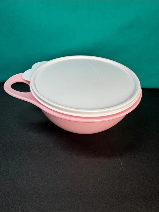 Tupperware Mini Thatsa Bowl 6 Cup Pink White Seal New