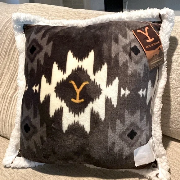 NWT Yellowstone Silk Touch Pillow With Sherpa Back, 22