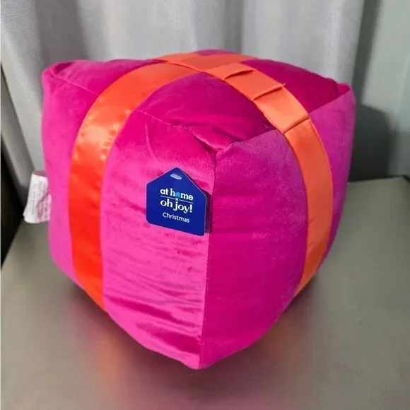 Nwt Deluxe Christmas Gift Shaped Pink Throw Pillow, 10
