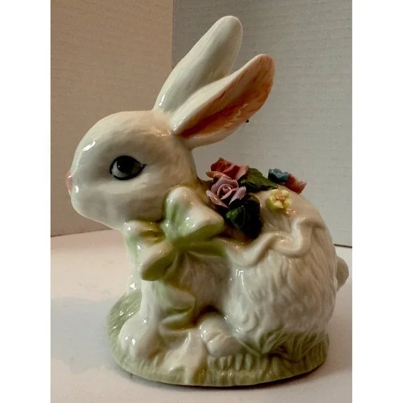 Vintage Heritage House Porcelain Bunny Music Box Floral Grandma 