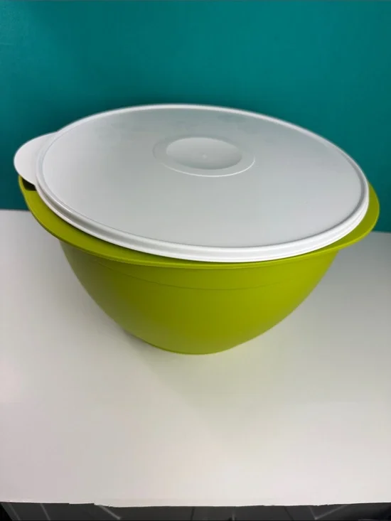 Tupperware Maxi Bowl 40 Cup 9.5L Avocado Green With White Seal