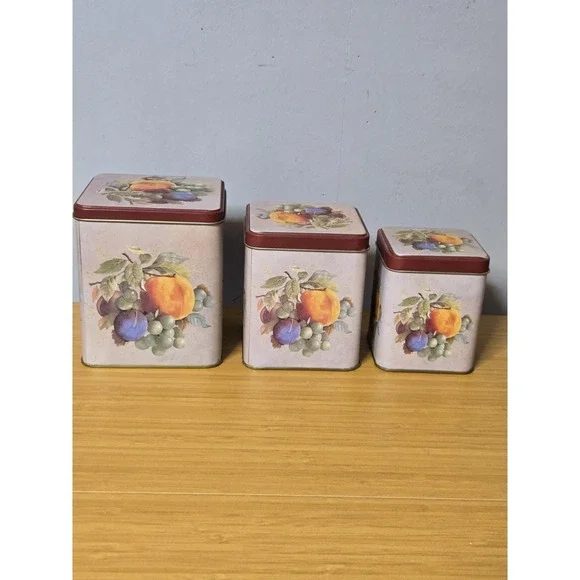 Vintage 3 Piece Metal Nesting Canisters.