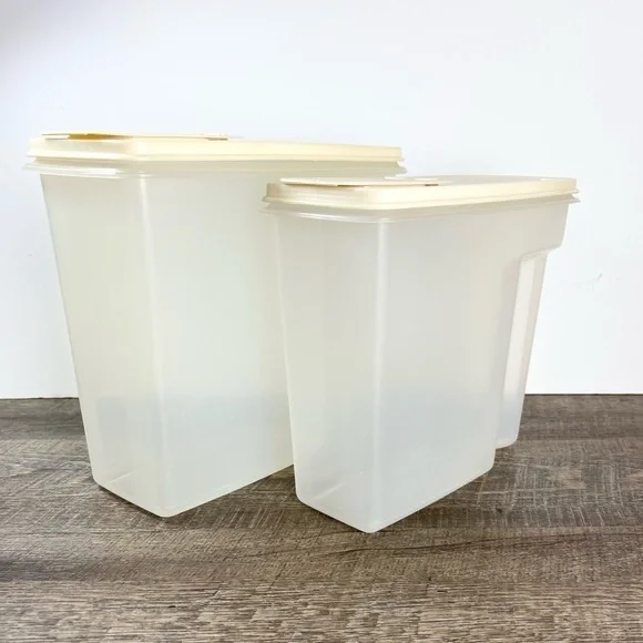 Vintage Rubbermaid‎ cereal storage containers two sizes almond lids