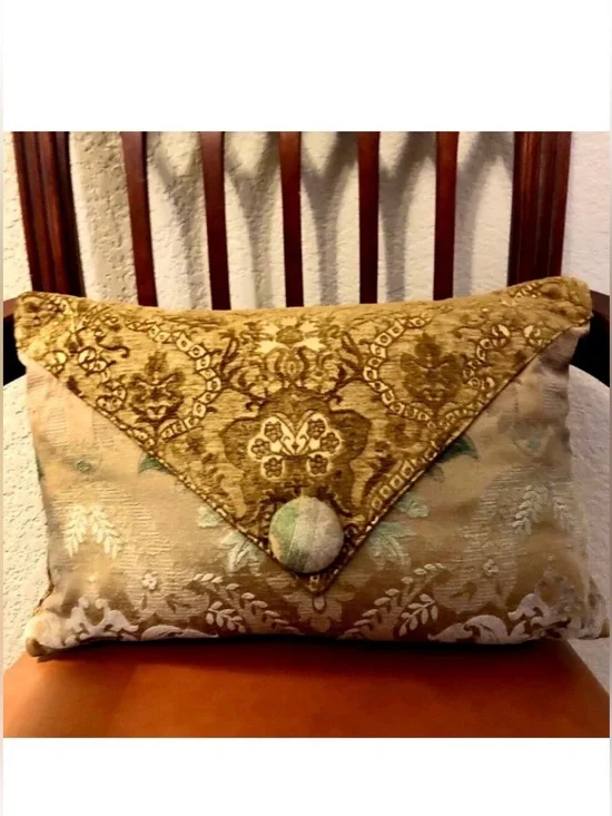 NWT SWEET DREAMS French Blue & Gold Brocade 18