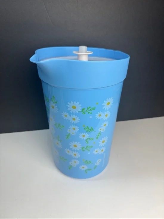 Tupperware 1 Gallon Daisy Beverage Pitcher w/ Infuser Diffuser Blue