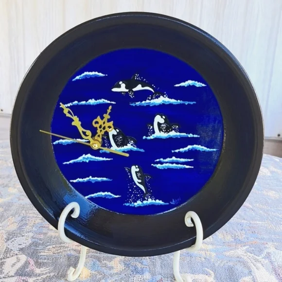 Hand Crafted Orca Whale Clock Hand Painted Terra Cotta Plate Table Easel Ocean