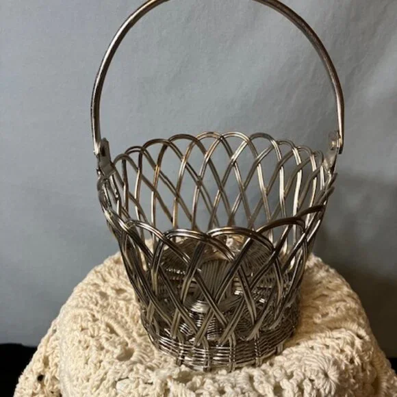 Woven Wire‎ Basket with Handle 3