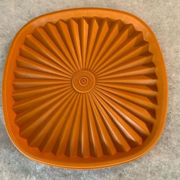 Tupperware Servalier 839-4 Orange Replacement Lid 7 3/8” Sunburst Square Lid Onl