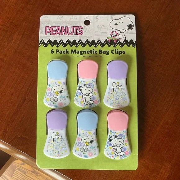 Peanuts Snoopy Spring Chip Clips NWT