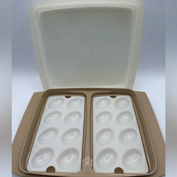 Vintage Tupperware Deviled Egg Carrier #723-3 – Almond
