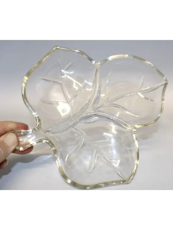 Leaf-Shaped Clear Glass Divided Serving Dish Decorative Plate 8x7