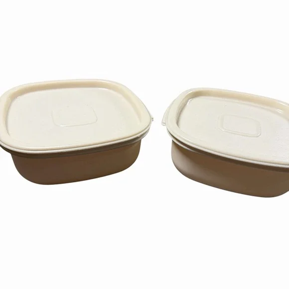 Vintage Rubbermaid Storage Container‎ 2247 - Bottom - 2248 Lid - 6 Cup