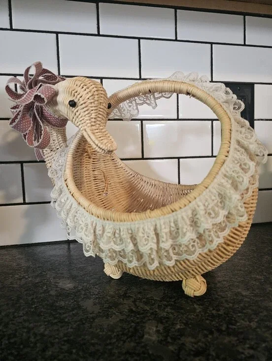 Cottagecore Goose Basket 3D Full Shape Wicker Lace Ribbon Neck Feet Vintage Rare