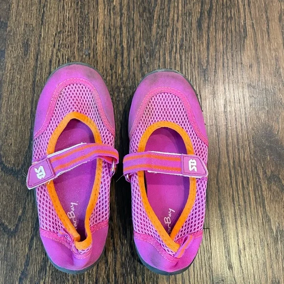 Water Shoes Size 1