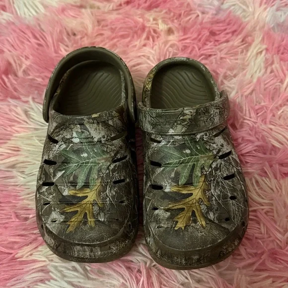 Rugged shark! Camouflage Kids Slip-On Water Shoes