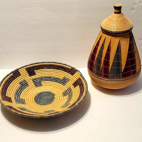 African Rwandan Tutsi Lidded Basket Hand Woven Basket with Geometric Design