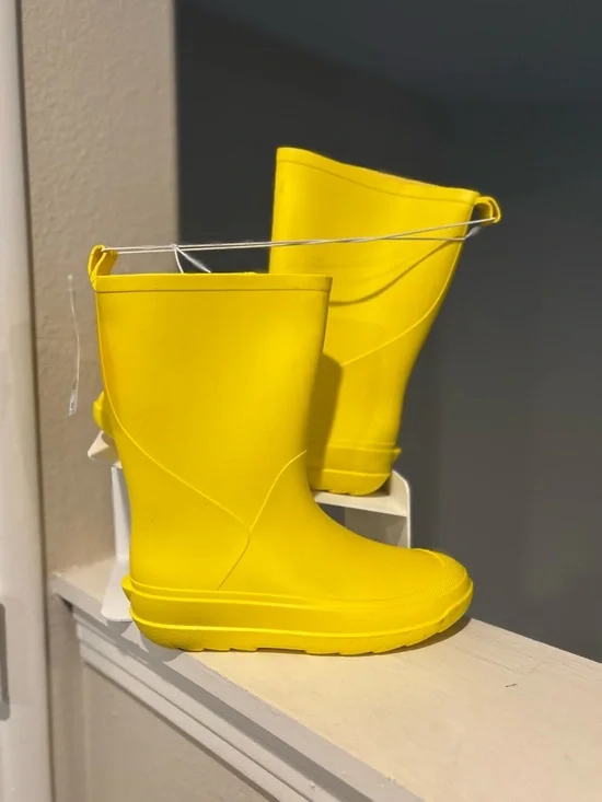 Cat and Jacks Andy Kids Yellow Rubber Rain Snow Mud Boots Youth Size 3