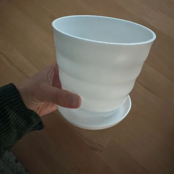White Gardening Pot With Water Catcher