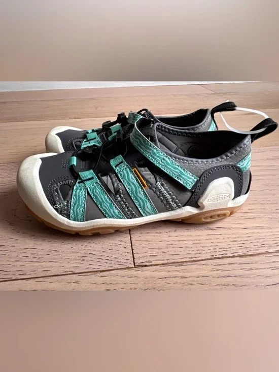 KEEN Knotch Creek Casual Comfortable Water Sandal Sz: 4 Big Kids Green/Gray