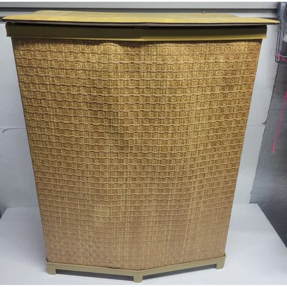 Vintage Mid Century Woven Wicker Style Laundry Hamper Harvest Gold Vinyl Lid