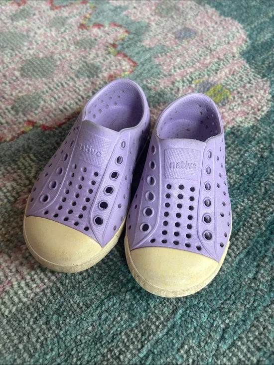Native Kids Water Shoes in Lavender with Cream Toecaps