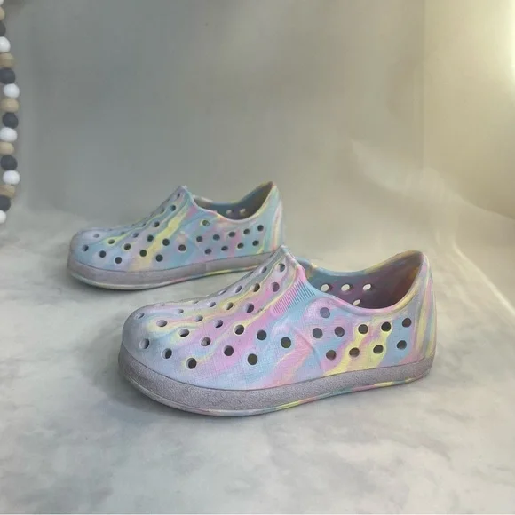 Cat & Jack Blue and Pink Water Shoes with Playful Design size 7