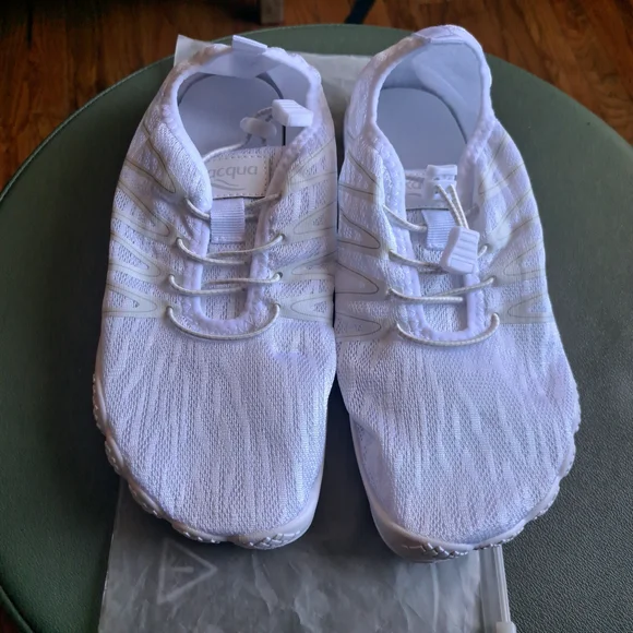 Racqua Water Shoes WZ1117 White Slip On Barefoot Aqua Socks Size 38‎