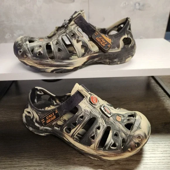 Skechers Cali Gear Clogs Boys 4 Black Tan Marble Water Shoes Sandals Gorpcore