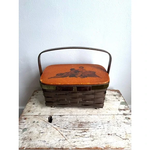 Vintage Romano Wicker Basket with Lid & Printed Scene‎ – Decorative Storage