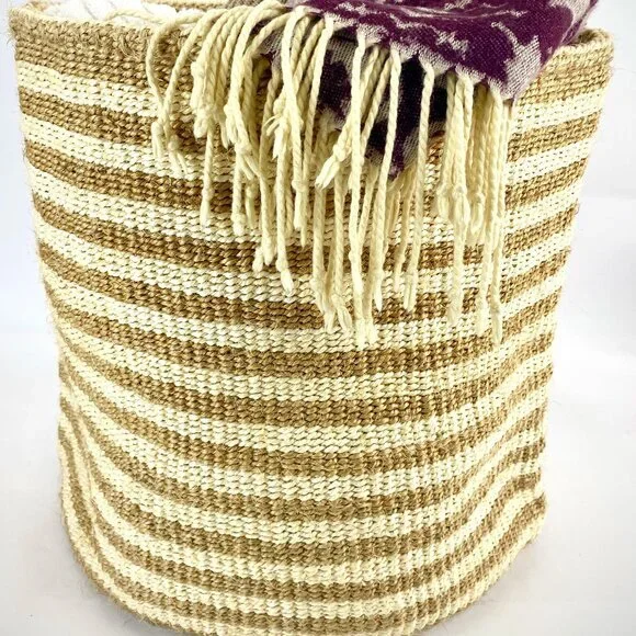 NWOT Natural Sisal Basket/Storage/Planter