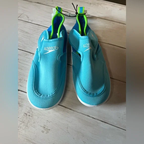 Speedo Kids Water Shoes - Aqua and Neon size 11-12 (XL)