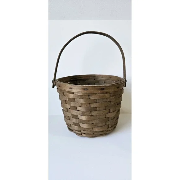 Longaberger Basket‎ 1981 fruit basket marked Mag 81