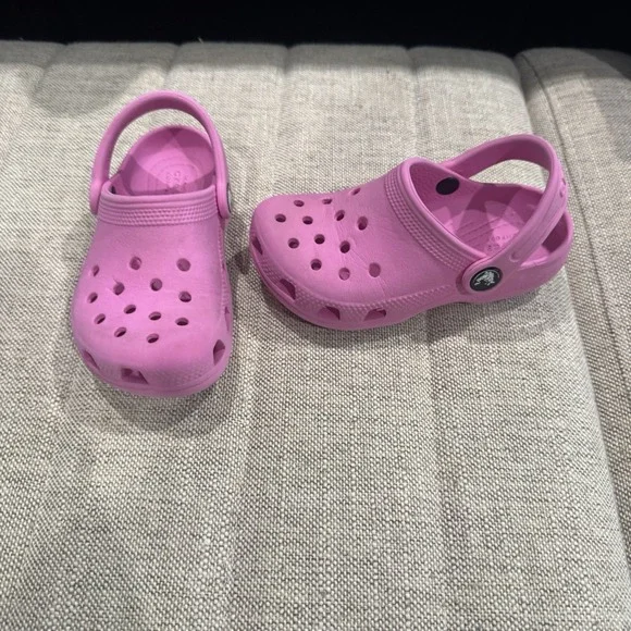 Crocs Size C 9 Classic Slip On Watershoes Kids Child Pink