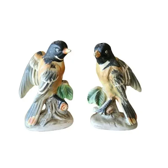 Enesco Oriole Bird Salt and Pepper Shakers Vintage 1960's