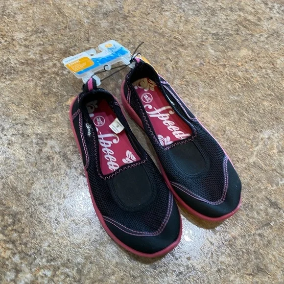 New Speedo Water Shoes