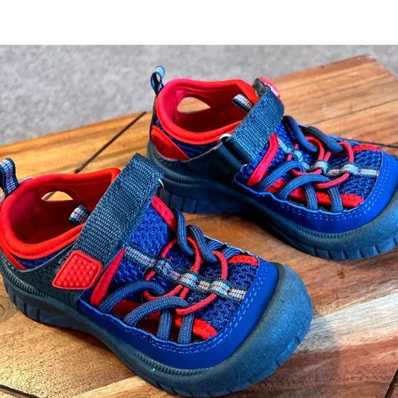 OshKosh Bgosh Kids Blue Red PUMBA2-B Machine Washable Water Shoes Sandals Size 6