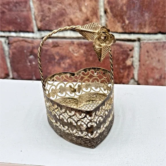 Vintage Silver Plated Filigree Heart Shaped‎ Basket Trinket Holder w Rose